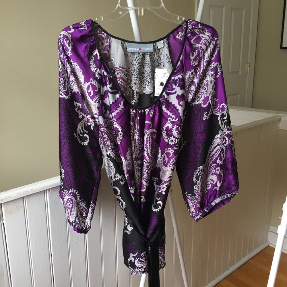 NWT Purple paisley top from Avenue studio 18/20